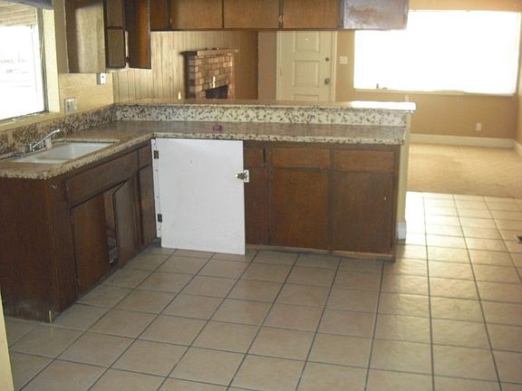 2nd image of 2111 Franklin Ave