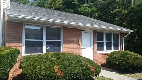 900 Colonial Vlg Photo 1