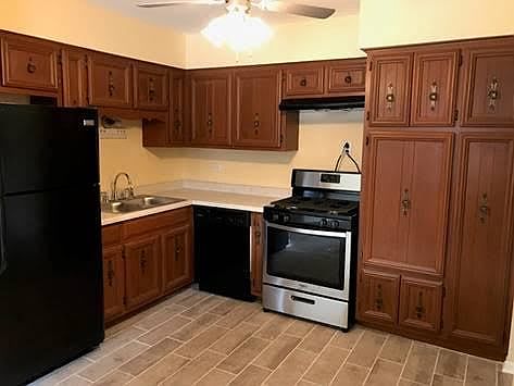 4th image of 383 Stoney Island Ave APT 204