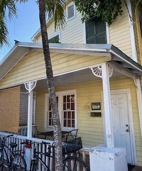 1009 Watson St — Photo 1