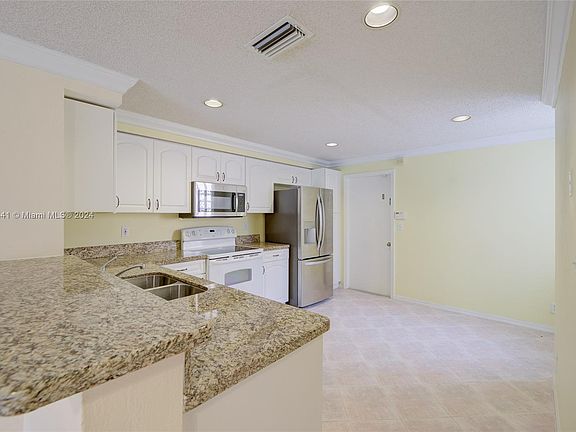 4th image of 1558 Barcelona Way #5-19
