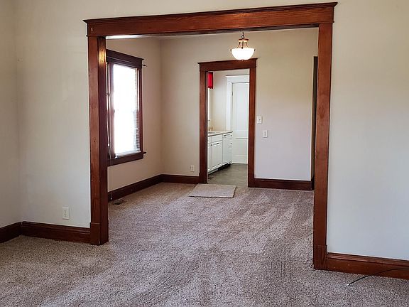 4th image of 518 N Topeka St