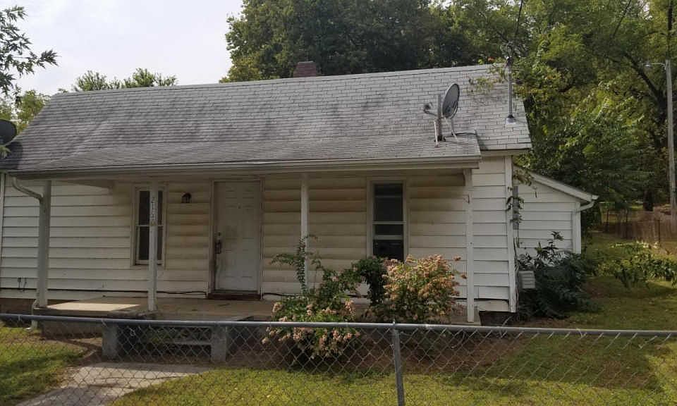 2nd image of 216 S 2nd St