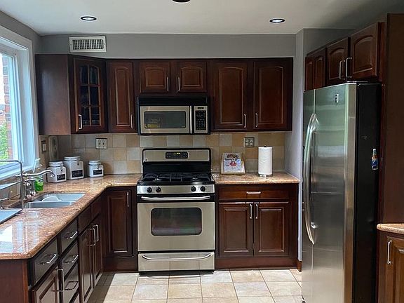5th image of 1527 N 13th St