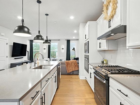 4th image of 103 Spruce Ln N