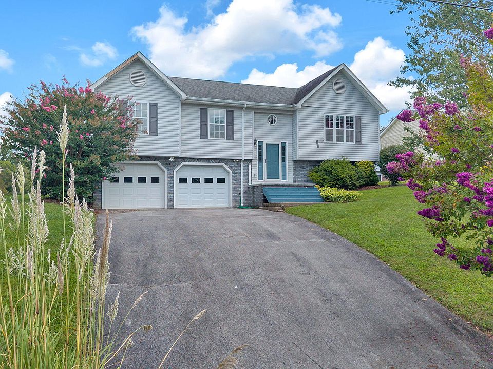 1st image of 122 Chimney Top Ln