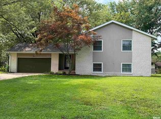 318 Meadow Dr, Macomb, IL 61455