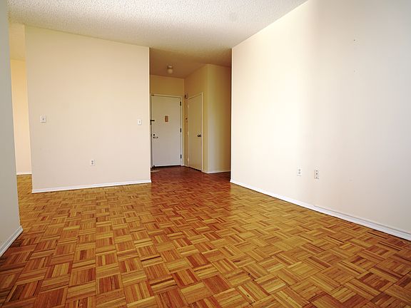 5th image of 40 Oceana Dr W APT 5C