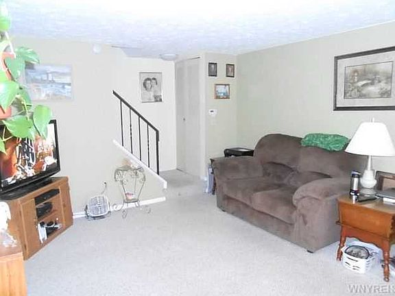4th image of 70 Greenway Blvd