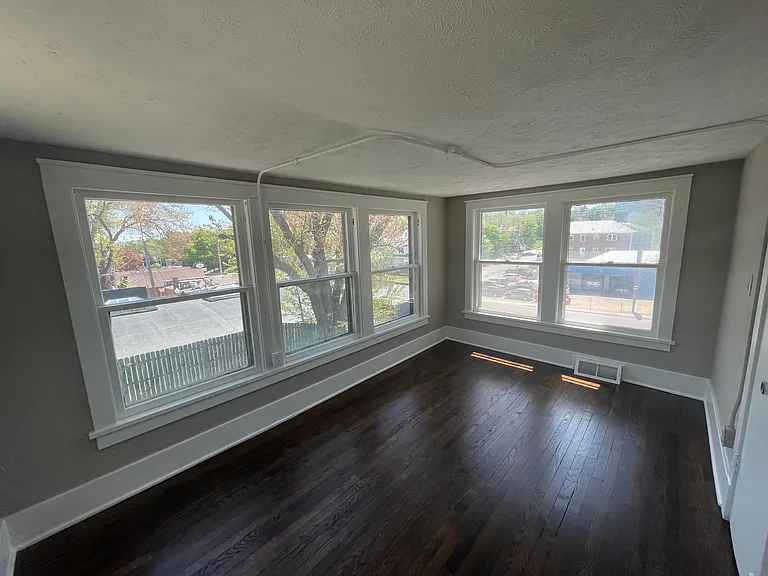 723 S 38th St — Photo 24