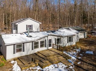 5380 Sylvan Point Rd, Honor, MI 49640