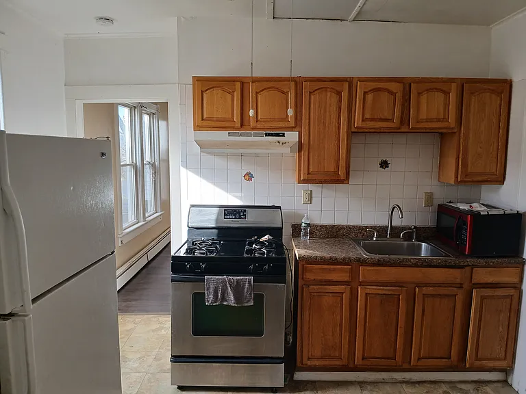 139 N Clinton St #2 — Photo 18
