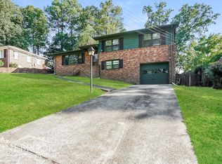 945 Ridgewood Cir, Birmingham, AL 35235