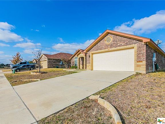 3rd image of 3211 Rockwall Dr