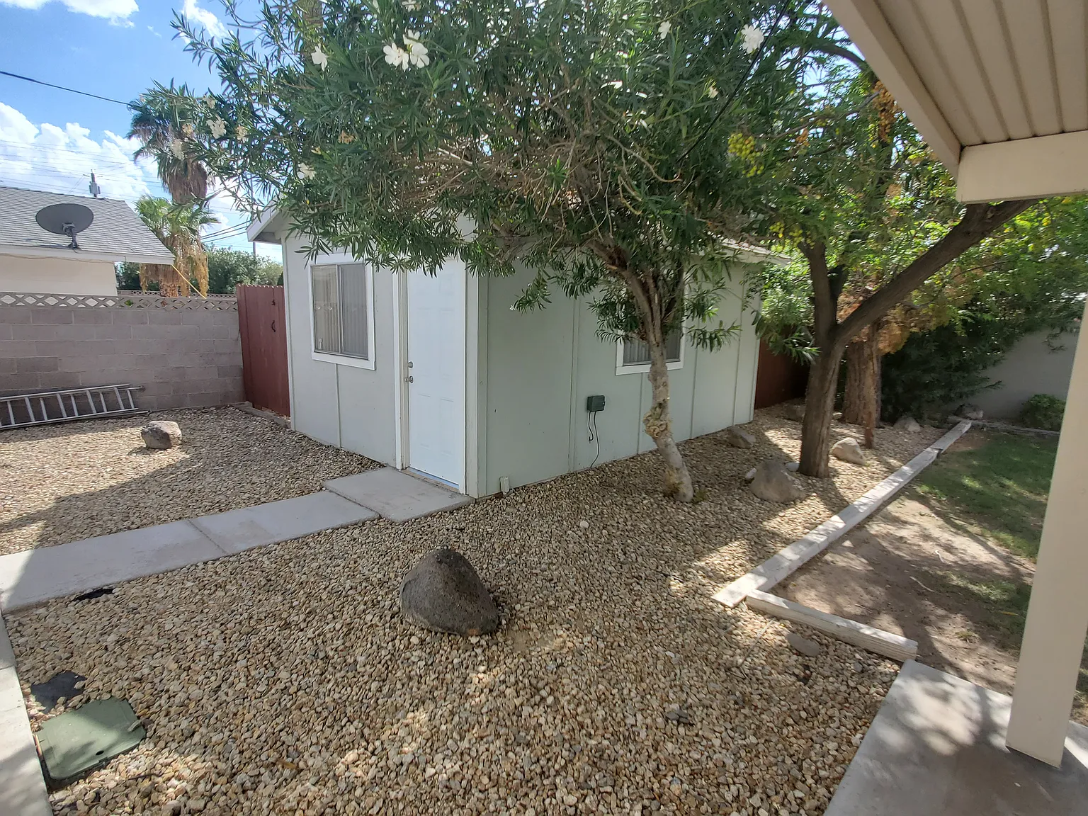 3 bed, 2.5 bath, 2667 sqft, $2,000 — Photo 3