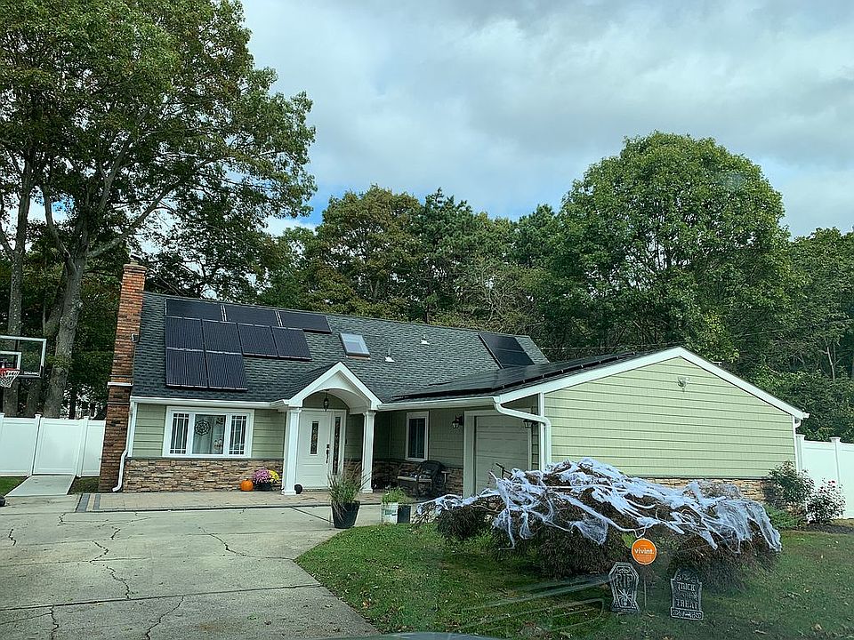 2nd image of 277 Poplar St