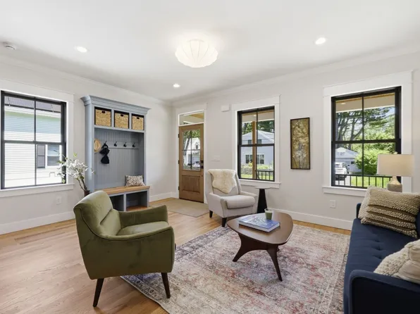 33 Landy Ave, Florence, MA 01062