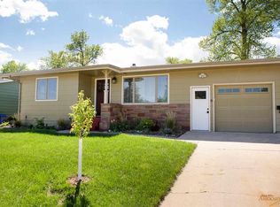 701 Bel Aire Dr, Rapid City, SD 57702
