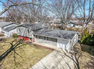 525 Cochise Pl, Carol Stream, IL 60188