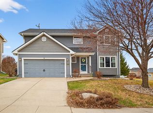 6837 Mill Pond Dr, Urbandale, IA 50322