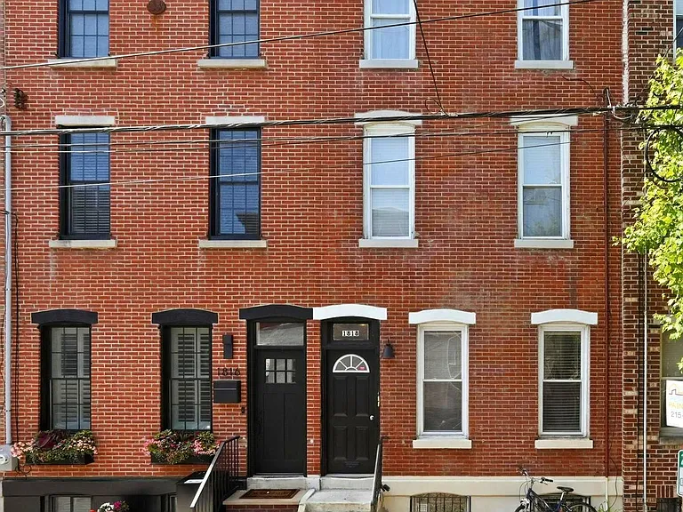1818 Catharine St #1F — Photo 1