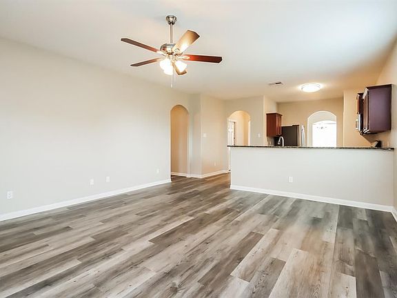 4th image of 1030 Arnica St
