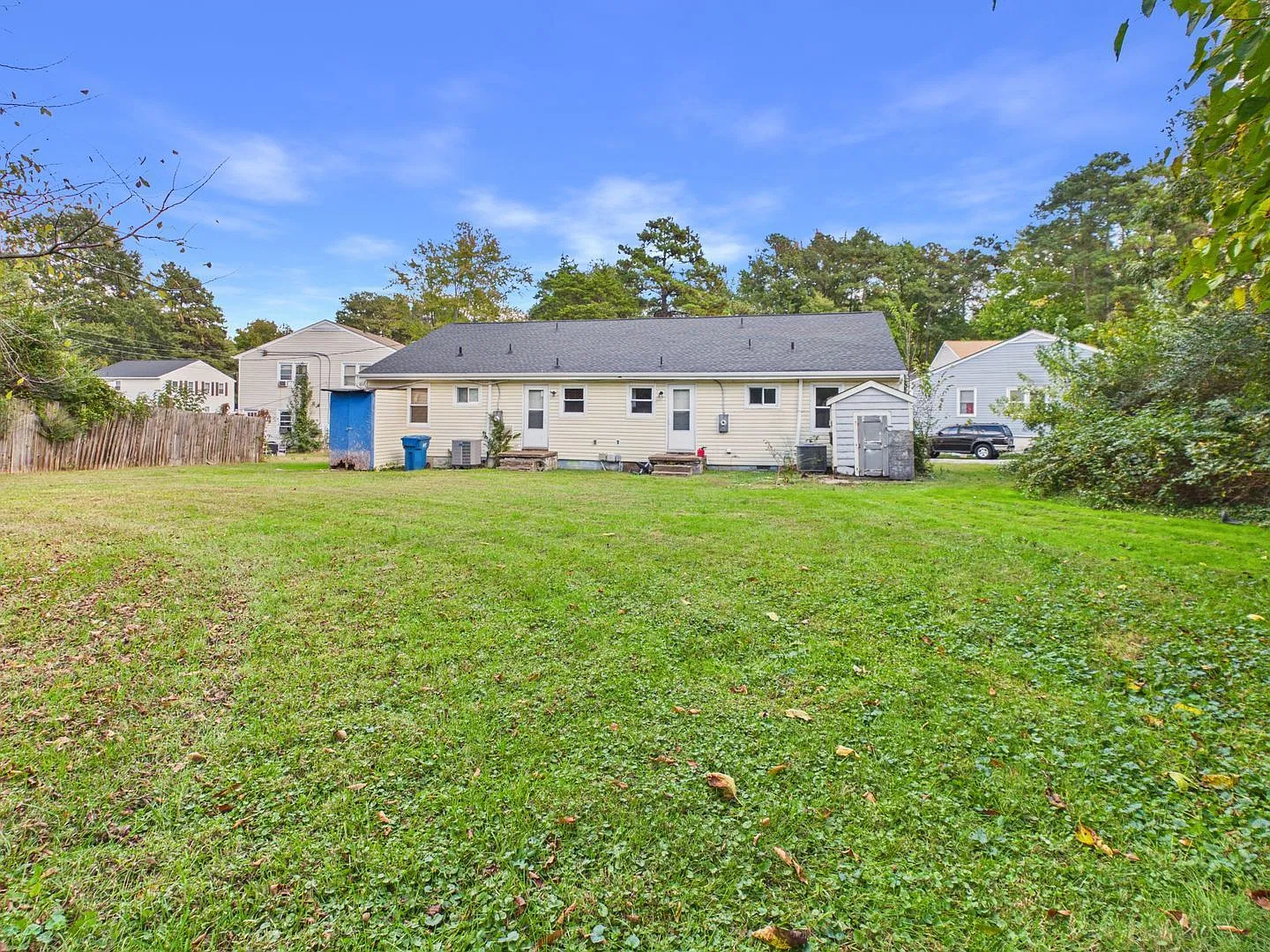 3 bed, 1.5 bath, 1056 sqft, $1,300 — Photo 4