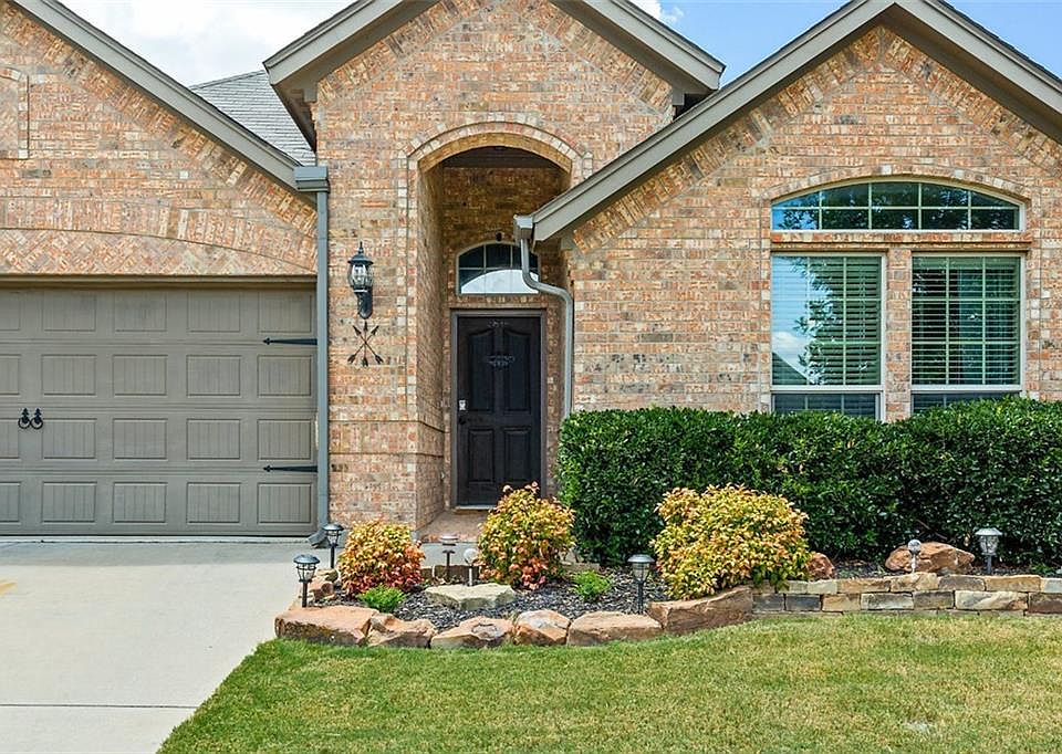 1st image of 6017 Paddlefish Dr