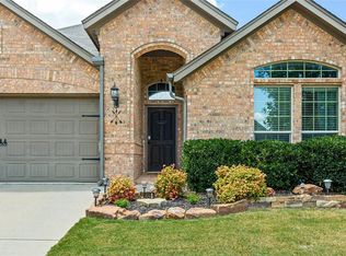 6017 Paddlefish Dr, Fort Worth, TX 76179