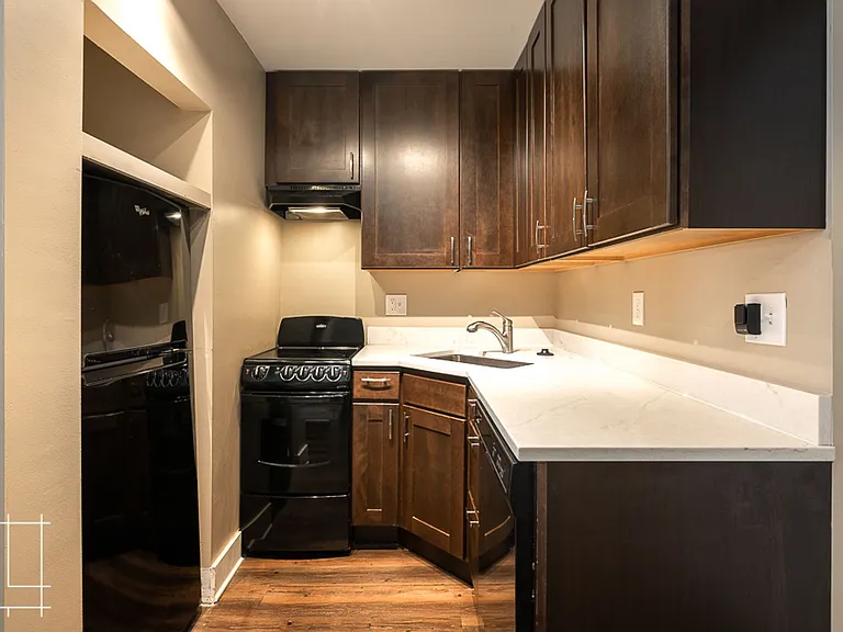 866 N. High St. — Photo 1