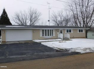 206 Ida St, Lena, IL 61048