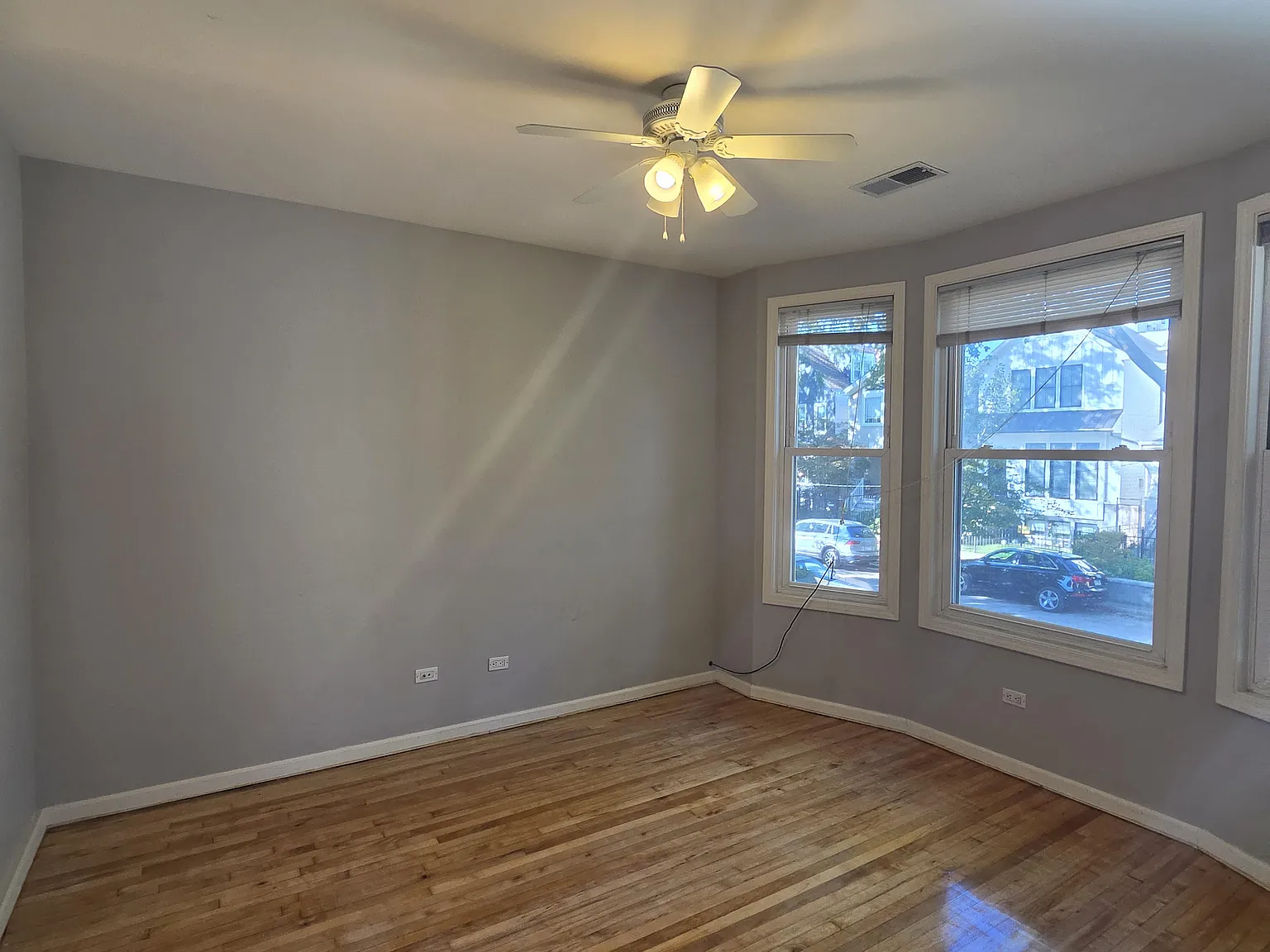 2 bed, 1000 sqft, $2,500 — Photo 4