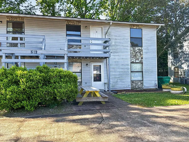 512 Landview St #D — Photo 3