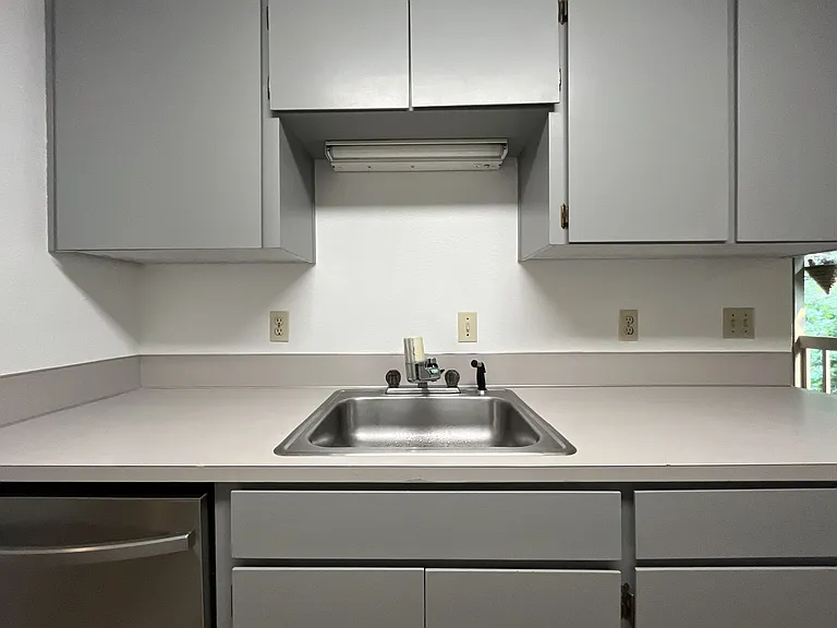 4634 SW Vermont St #4 — Photo 7