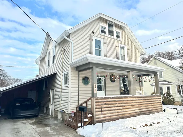 306 N Hubbard St, Horicon, WI 53032