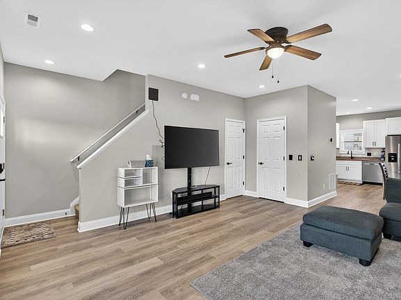 5th image of 612 Zephyr Dr