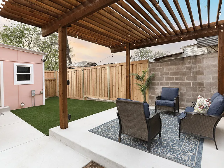 325 Montana St — Photo 38