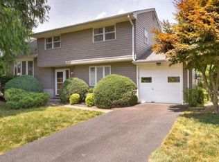 21 Starlit Dr, Middlesex, NJ 08846