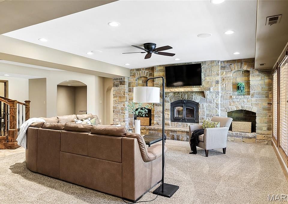 70th image of 1015 Claymark Dr