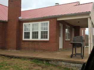 301 Swan Ave, Hohenwald, TN 38462