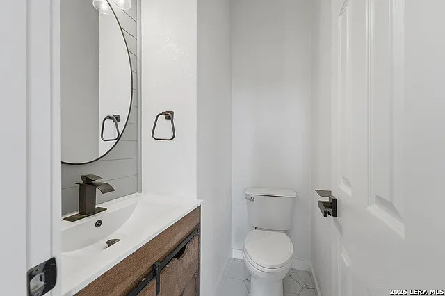 2429 Angelina Dr — Photo 20