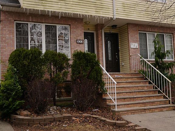 2nd image of 920 Rockland Ave