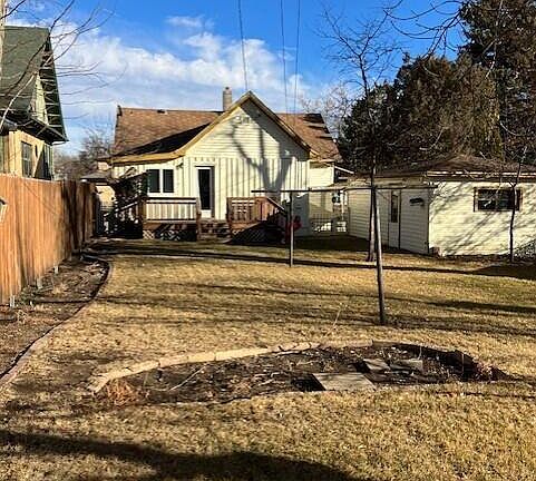 2nd image of 521 2nd Ave W