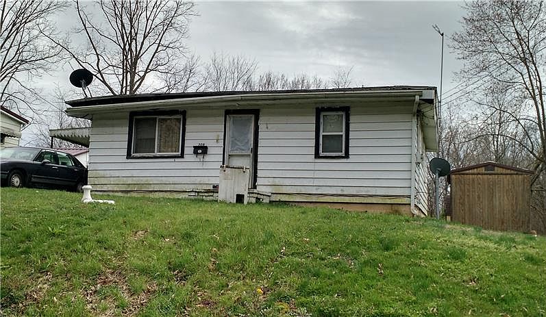 1st image of 209 E Olive St
