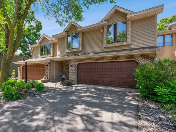 587 Sterling St S, Maplewood, MN 55119