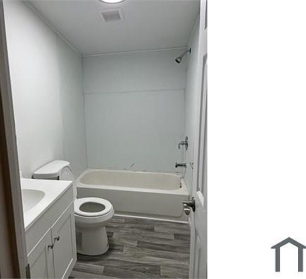3rd image of 118 Americana St