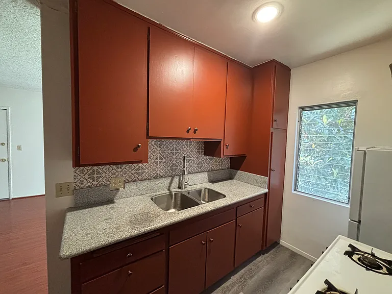 5213 Meridian St — Photo 7