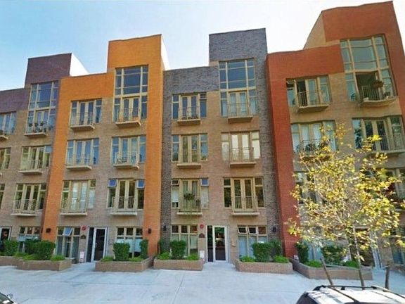 3rd image of 146 Clifton Pl APT 2B
