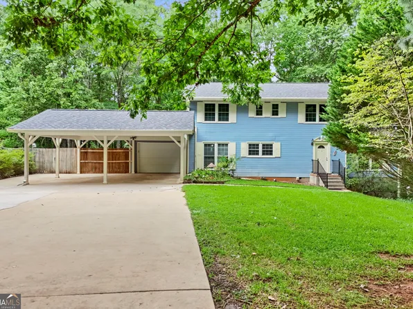 391 S River Run Dr, Hogansville, GA 30230