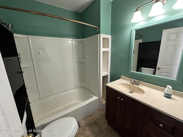 615 S Webster Ave — Photo 8